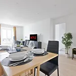 1 Bedroom Apartment Quartier Austerlitz Free Netflix